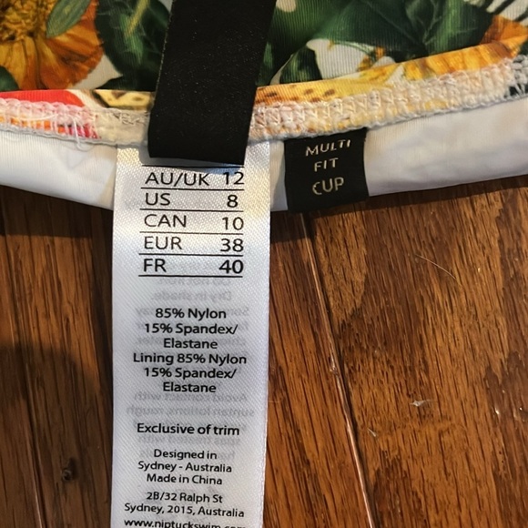 Nip Tuck | Joanne Citrus Twist Front One Piece Swimsuit Size 8 Swim Beach Pool - Picture 8 of 9